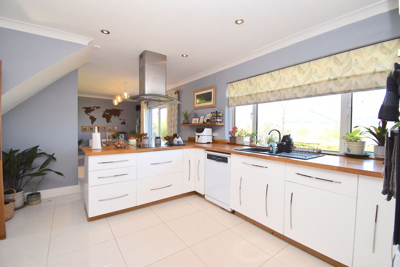 Kitchen/Dining Room- click for photo gallery